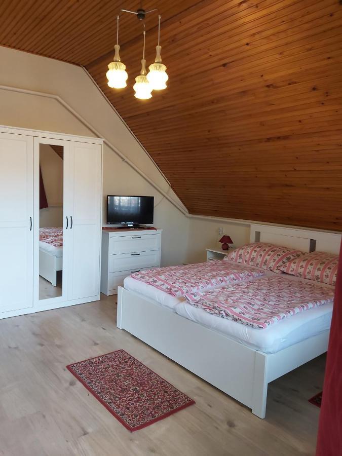 Marika-Lak Apartment Siofok Bagian luar foto