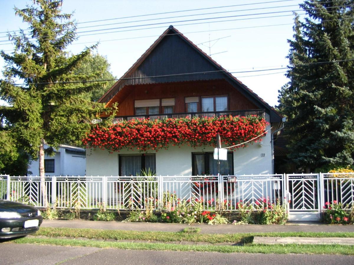 Marika-Lak Apartment Siofok Bagian luar foto