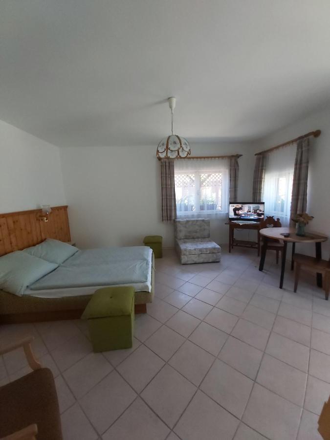 Marika-Lak Apartment Siofok Bagian luar foto