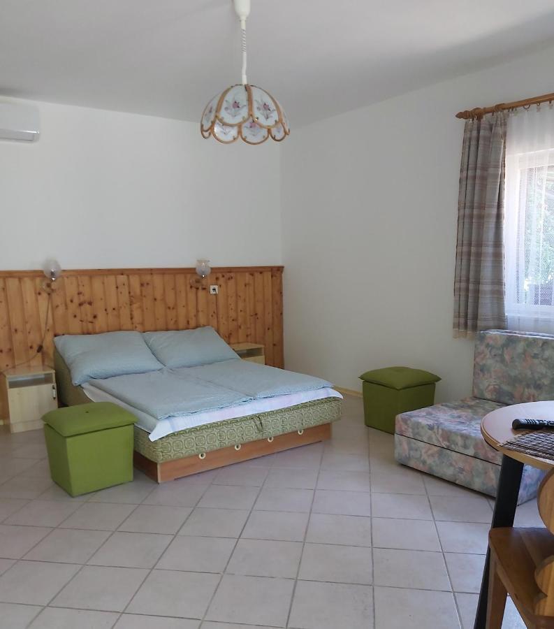 Marika-Lak Apartment Siofok Bagian luar foto