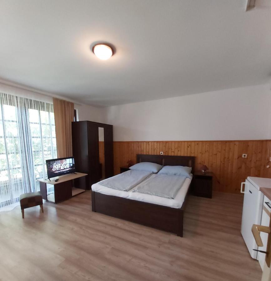 Marika-Lak Apartment Siofok Bagian luar foto